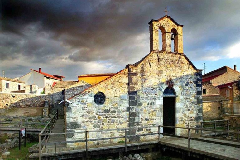 Nuragic Sardinia: the evocative Sant'Anastasia’s sanctuary
