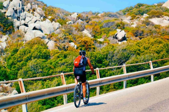 Sardegna in mountain bike: 5 strade panoramiche per gli amanti delle due ruote
