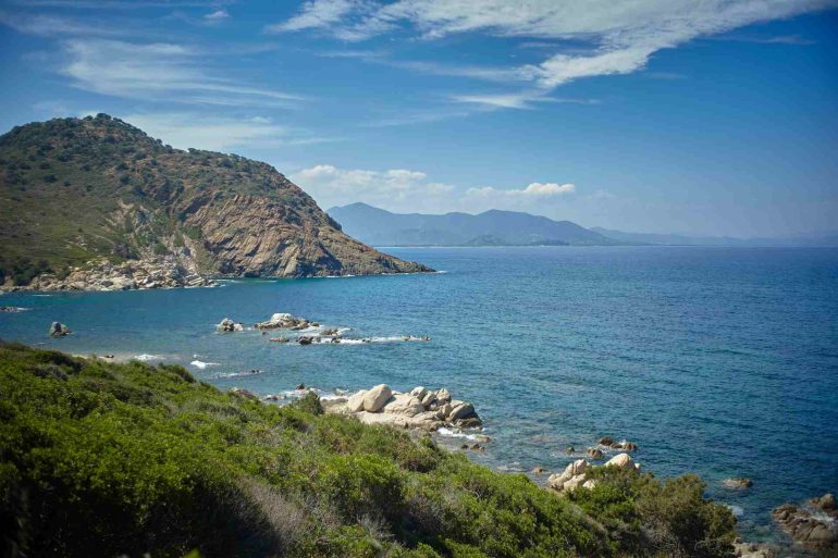 Sardegna Blue Zone: il paradiso della longevità tra mistero, bellezza, profumi e sapori