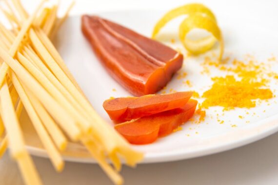 Bottarga di muggine: l’oro della Sardegna tra tradizione e gusto