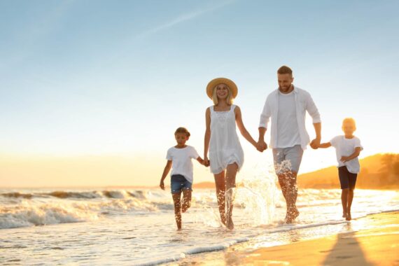 Vacanze con bambini e mare: 10 consigli per una vacanza sicura e divertente