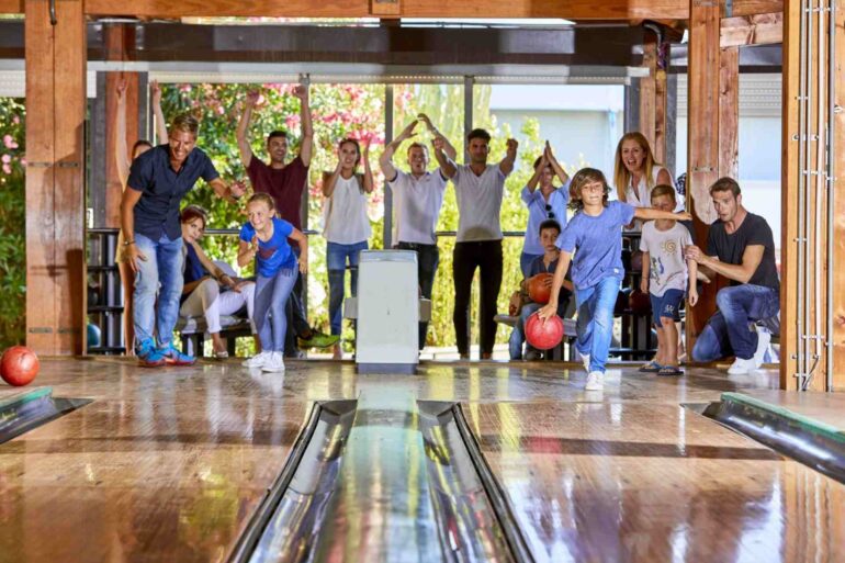 Bowling: come si gioca, regole e consigli per tutte le età