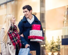 Regali di Natale: 10 idee per rendere felice chi ami