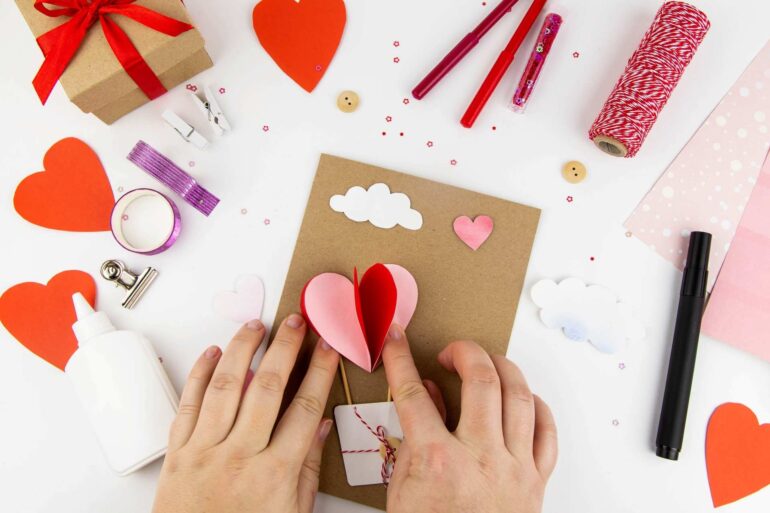 Biglietti San Valentino: 10 idee originali per sorprendere il partner