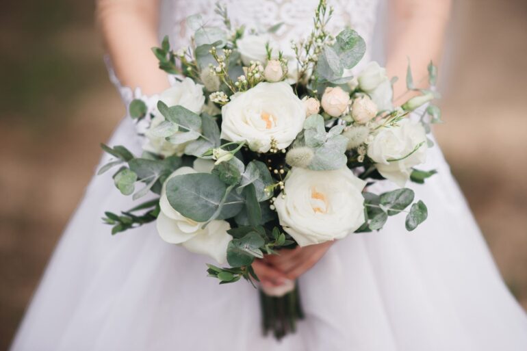 Bouquet sposa: idee, tendenze e consigli per scegliere quello giusto