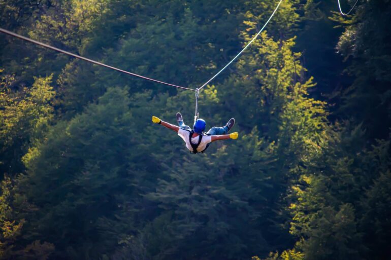 Zipline: come funziona e dove provare l’esperienza in modo sicuro