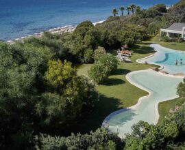 Ville di lusso: vacanze da sogno tra mare, relax e privacy in Sardegna