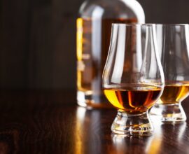 Whisky torbato: storia, produzione e caratteristiche principali